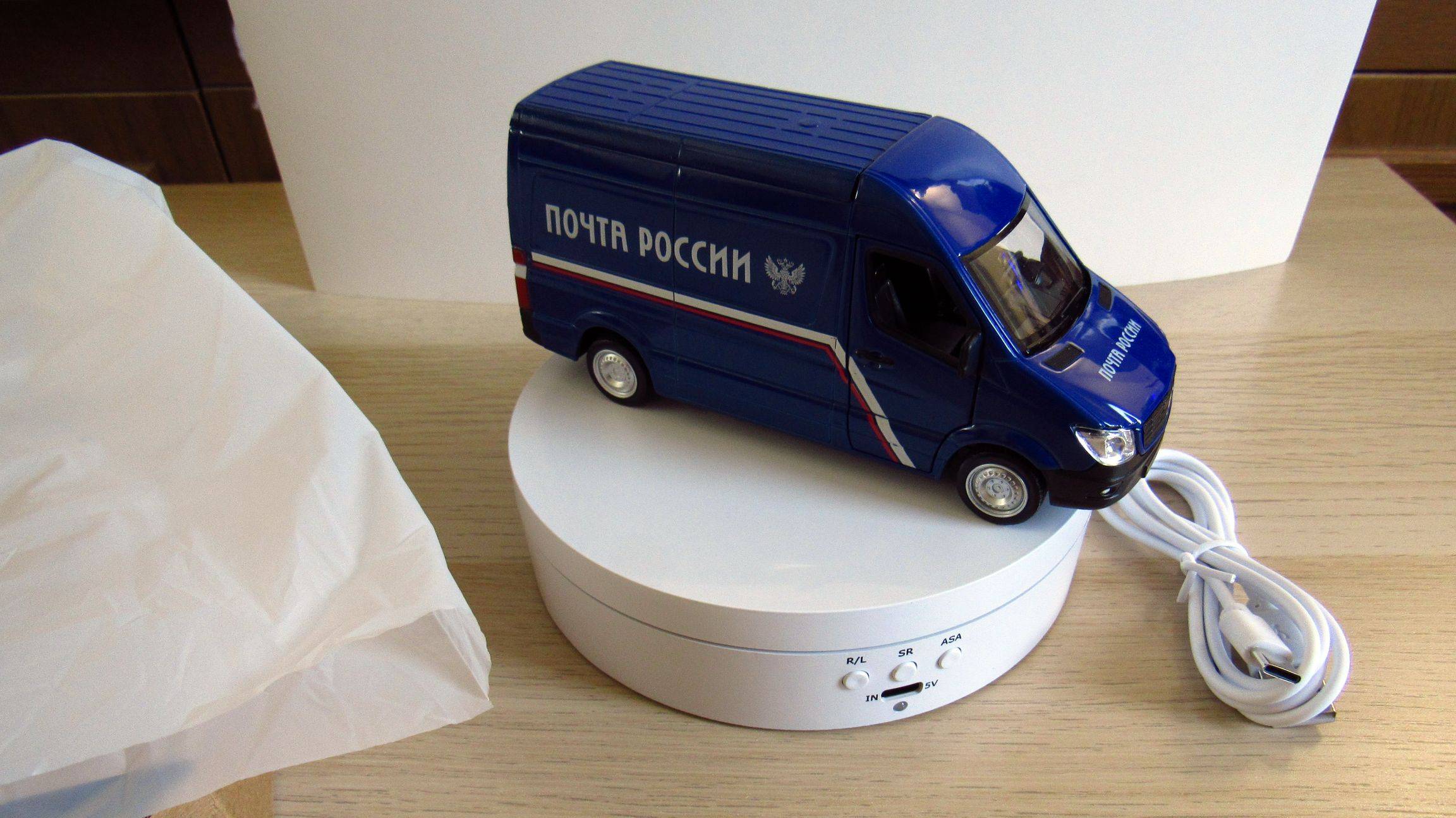 Крутящийся ПОДИУМ смотреть онлайн