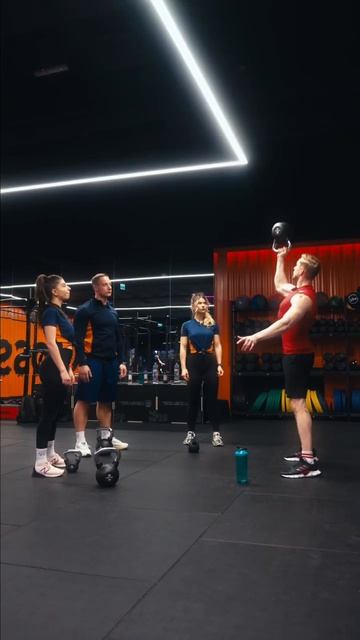 Толян бросает вызов фитнес клубам @DDXFitness Задание с гирями! №3