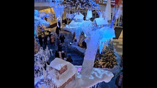 Новогодние инсталляции 2024 в Dana Mall и ТЦ Столица. Минск   New Years Decorations in Minsk mall