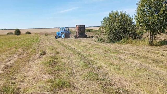 Запоздалый ролик. Сезон 2022: Прессуем сено. Т25 с мини-прессом, МТЗ 80 с ПРФ145