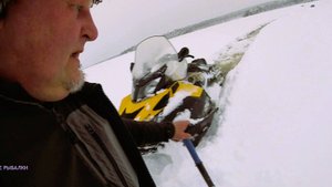 ПОПАЛИ в НАЛЕДЬ двумя снегоходами. Напарник дальше не поехал.