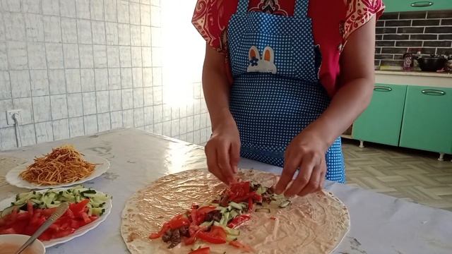 КАК СДЕЛАТЬ ШАУРМУ ДОМА | Шаурма в домашних условиях | ШАУРМА ДОМА | Домашняя ШАУРМА РЕЦЕПТ | Донер смотреть онлайн