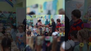 Поздравление с Днём дошкольного работника от подготовительной группы "Незабудки"