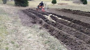 Kompakttraktor Kubota B5000 med plog