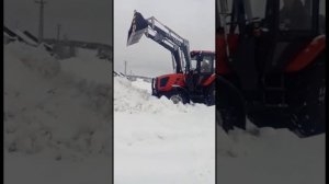 Уборка снега трактором Беларус 920.4 + Универсал Standart