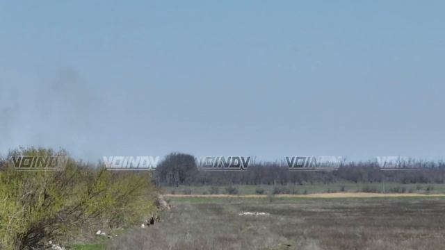 🌟 Пара Ка-52 группировки "Восток" наносят удар кабрированием по позициям нацистов смотреть онлайн