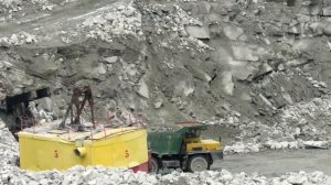БЕЛАЗ в движении, спуск и подъем из карьера, BelAZ-7522