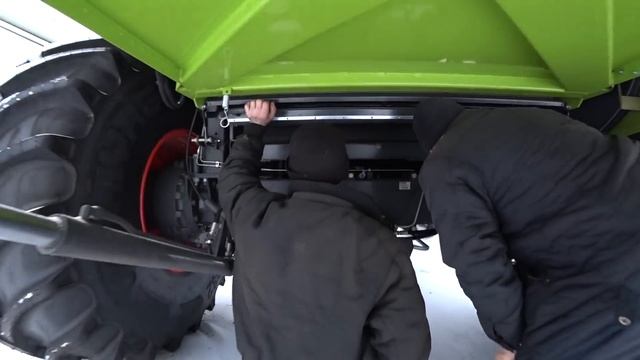 И снова у нас пришла обнова! Погрузчик Weidemann и три новых комбайна CLAAS TUCANO смотреть онлайн