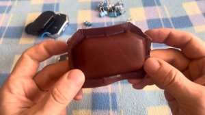 Кожаный чехол для автомобильного ключа.