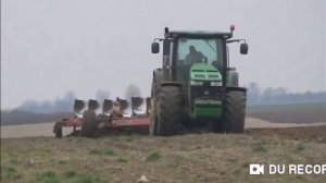 Да мы трактористы, простые трактористы.