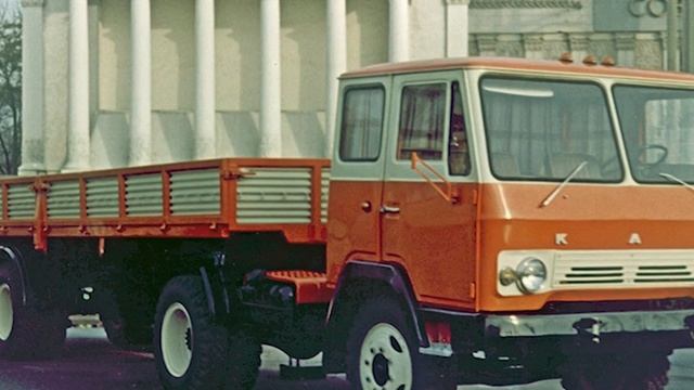 Как в СССР шофёры грузовиков "КАЗ" видели кабины изнутри? смотреть онлайн