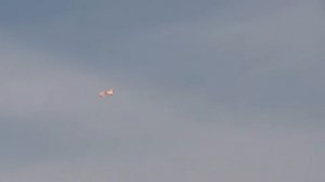 Полет гибридного дрона в поле,  с падением.