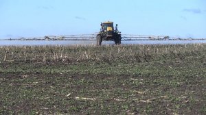 RoGator 1100, Соя. гербицид Пульсар (момент внесения) 2015 год.