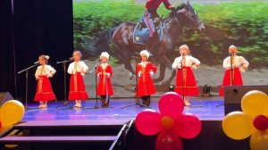 Ансамбль "Лучики" - "Казачья песня" ДС "Солнышко" п.г.т. Уренгой.mp4