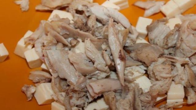 Куриный салат в апельсине