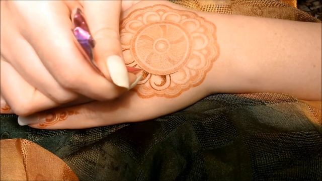 Simple Mandala mehndi design/Мехенди Мандала смотреть онлайн