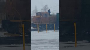 Тепловоз пустил пламя из трубы