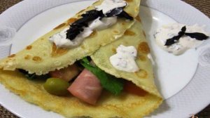 Блины с ветчиной и сметанным соусом