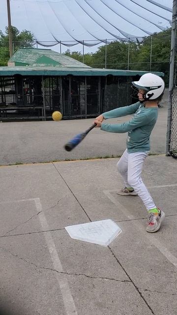 BASEBALL Batter Hits 5 Baseballs & 3 Foul Balls in Batting Cage with 40mph Pitching Machine #Shorts