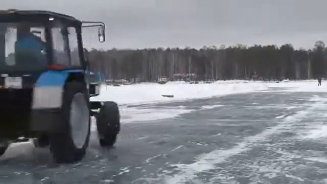 Трактор на льду. Traktor Auf Eis. Tractor On Ice