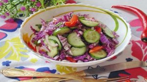 Салат с пекинской капустой, огурцами и красным перцем