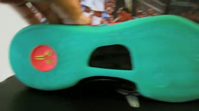 Nike What the Kobe VIII (8) - "WTK8" смотреть онлайн