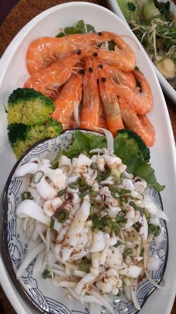 Shrimps and Slice Squids 