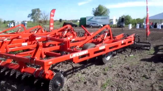Overview  Tractor Versatile Row Crop 370  / Обзор трактора Versatile Row Crop 370