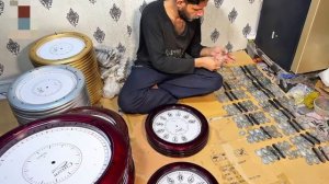 Изготовление пластиковых настенных часов. Пакистан