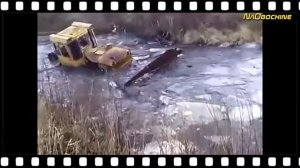 Т 130 Трактор в грязи и воде! Трактор единственное всегда актуальное транспортное средство