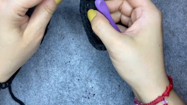 Нить из колгот и чехол для очков
