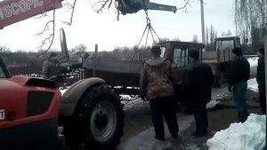 T-16 «Шассик-попрошайка»\ MANITOU грузит Т-16\Неубиваемый самосвал «задом наперед»