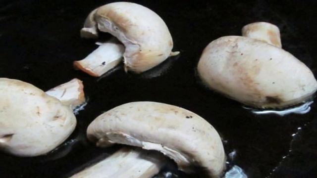 Закуска на лепешке с грибами