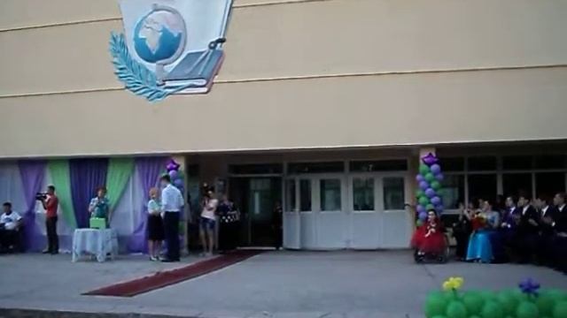 Вручение аттестатов 11 Б г.Теплодар.Выпускной 2015 г. смотреть онлайн