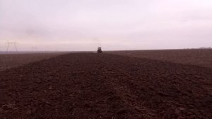 Плуг Бомет 3-30. Испытание плуга на тракторе Т-40 АМ на засушенной почве.