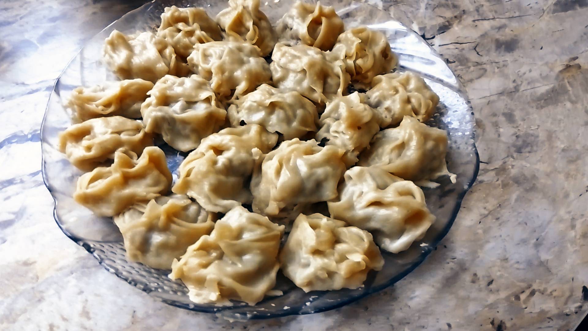 Манты в мантоварке смотреть онлайн