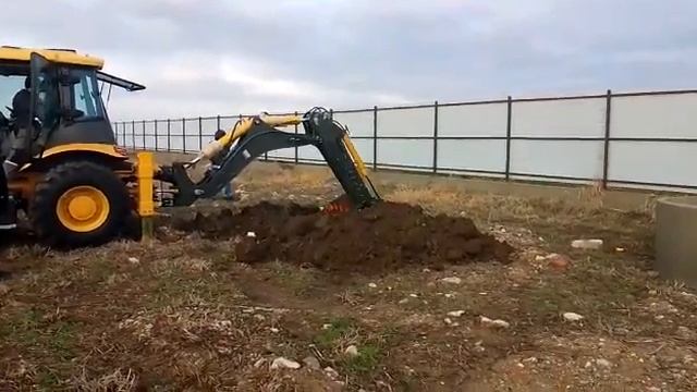 Обзор китайского экскаватора KYLOTON EAC аналог JCB 3 CX  в работе
