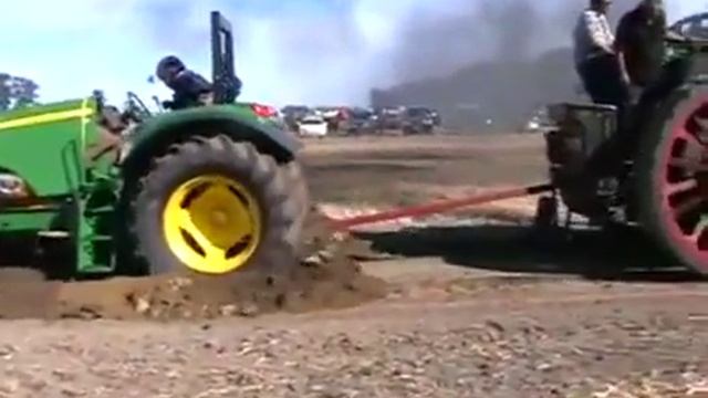 Трактор против трактора !!!