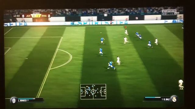 FIFA 17 Cup Match ! Great counter  I win a corner  Benzema with an excellent curling header !