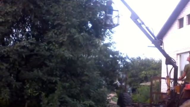 Самодельный кран- манипулятор, собираем вишню смотреть онлайн