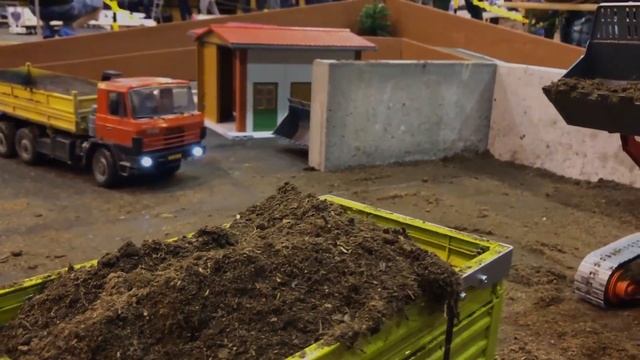 RC TRAKTOR CASE CRASH in The Bridge! BRUDER TRACTOR NEW HOLLAND смотреть онлайн