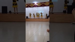 Танец под песню ты пчела я пчеловод/😁