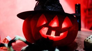 Как вырезать тыкву вместе с ребёнком на хеллоуин