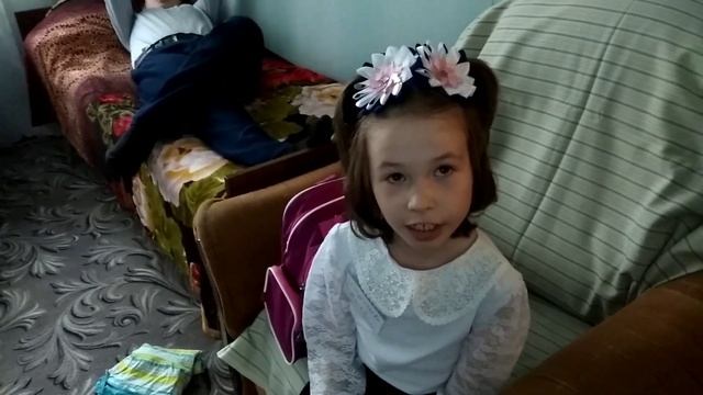 Дети в школу, бабушка за уборку и готовку 😂😉😂 влог смотреть онлайн