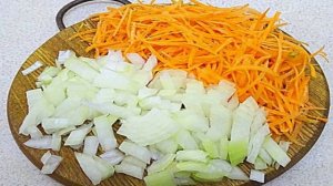 Хек жареный с овощами и грибами