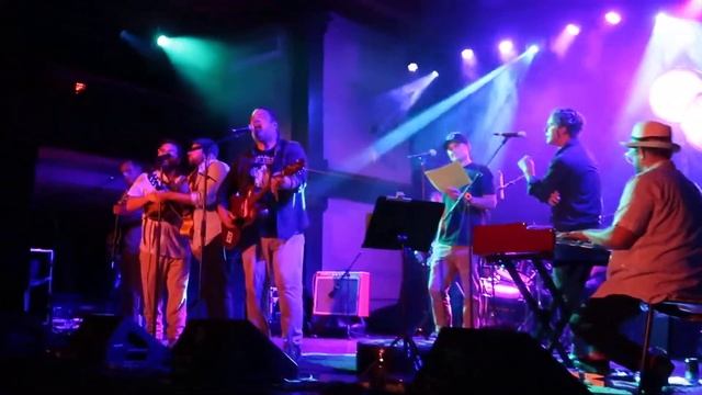 Cover of "Euro Trash Girl" by Cracker with everyone up on stage (17 of 18) смотреть онлайн