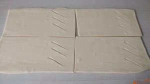 Слойки с голубикой и медом