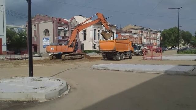 Работа экскаватора Hitachi Zaxis 330