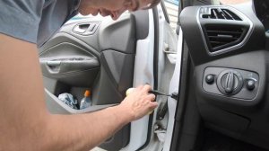 Почему скрипят двери в машине и чем смазать что бы не скрипели  Всего 20 рублей и проблема решина