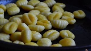 Ньокки с шампиньонами в сливочно-горчичном соусе